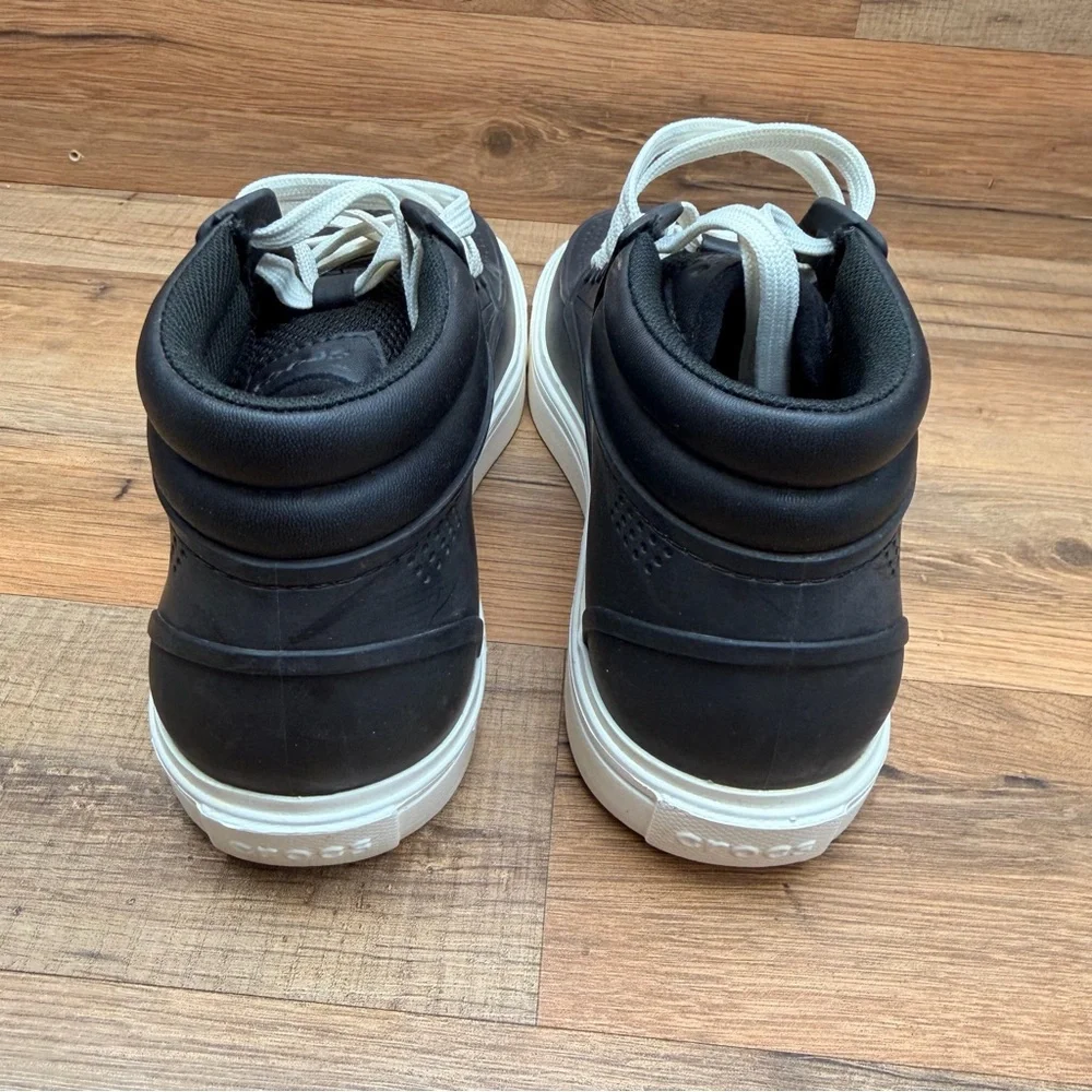 CROCS Men's size 7 Black and White Sneakers